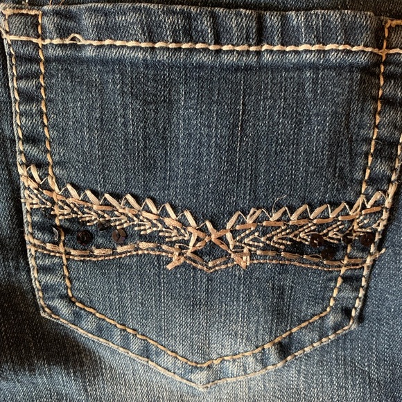 Dark wash denim - Picture 4 of 9